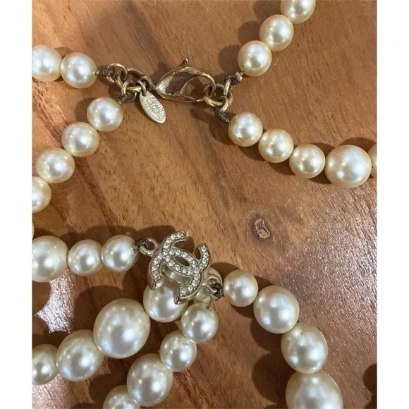 Chanel Faux Pearl & Strass CC Double Strand Rhinestone Logo Long Necklace - Picture 6 of 11